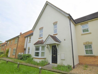 4 bedroom terraced house for sale in Kendall Place, Medbourne, Milton Keynes, MK5