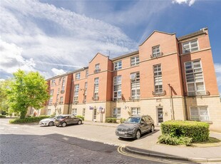 1 bed ground floor flat for sale in Leith