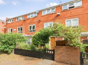 Apartment for sale - Hooks Close, London, SE15