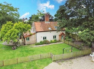 Cottage for sale in London Road, Brampton, Beccles NR34
