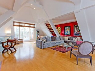 Flat for sale in Fitzjohns Avenue, Belsize Park NW3