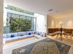 Mews house for sale in Queen's Gate Mews, London SW7