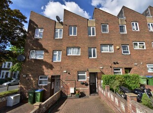 Terraced House for sale - Ripon Road, SE18