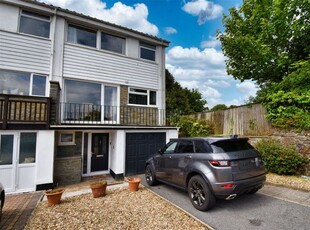 Town house for sale in Llain-Y-Delyn, 1 Rosemount Gardens, Tenby SA70
