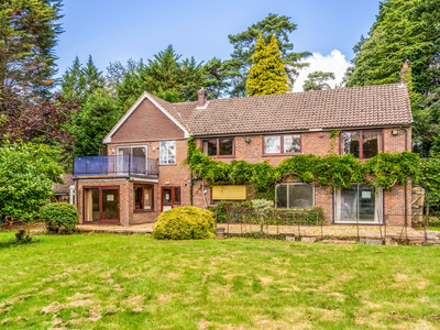 5 bedroom property for sale in Hindhead Road, Hindhead, GU26