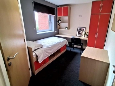 Flat to rent in Flewitt House, Beeston NG9