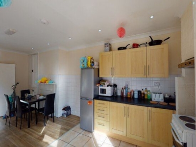 End terrace house to rent in Ashlin Grove, Lincoln LN1