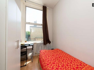 4 Bedroom Shared Living/roommate London London