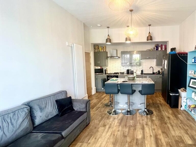 4 bedroom flat for rent in Eskdale Terrace, Jesmond, Newcastle upon Tyne, NE2