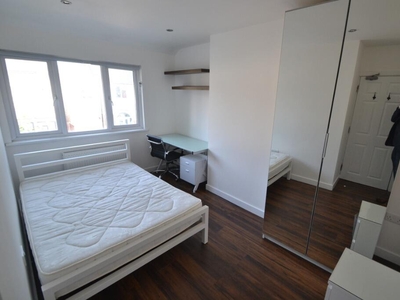 7 bedroom detached house for rent in Allington Avenue, Lenton, Nottingham, NG7