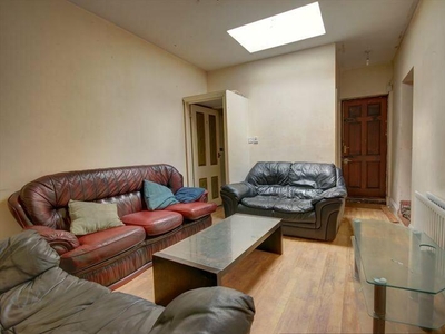 8 bedroom house for rent in Manor House Road, Jesmond, Newcastle Upon Tyne, NE2