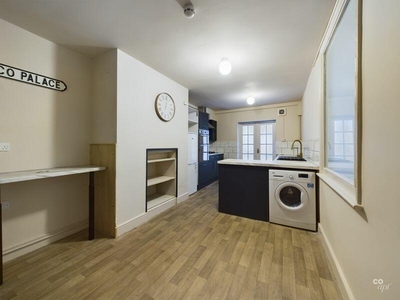 5 bedroom flat for rent in Freshfield Road, Brighton, BN2