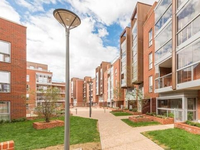 1 Bedroom Apartment For Sale In Fellows Sqaure, Cricklewood London