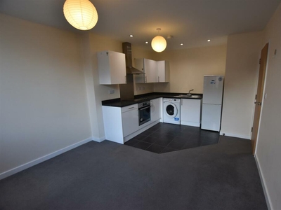 1 bedroom flat for rent in Burleys Way, Leicester, LE1