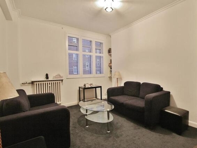 1 Bedroom Flat For Sale In Hammersmith Road, Hammersmith