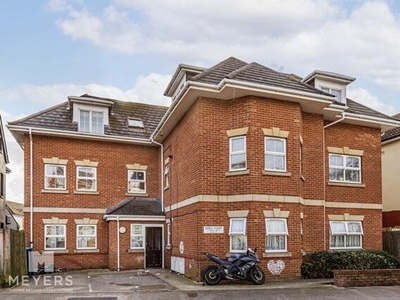 2 Bedroom Apartment For Sale In 21 Argyll Road, Bournemouth