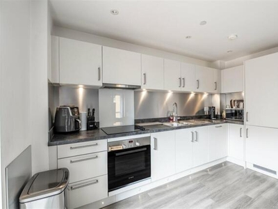 2 Bedroom Apartment For Sale In Capstan Road, Southampton