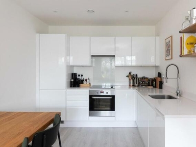 2 Bedroom Apartment For Sale In Carnation Gardens, Hayes