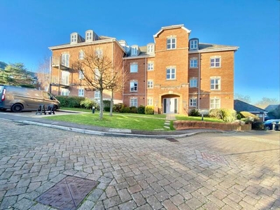 2 Bedroom Apartment For Sale In Lymington