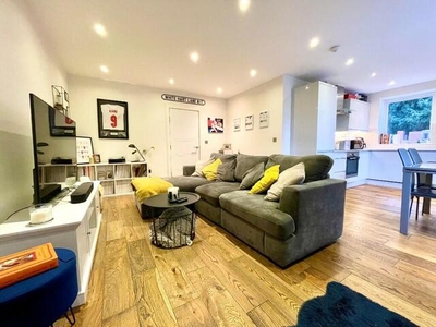 2 Bedroom Apartment For Sale In Oxted, Surrey
