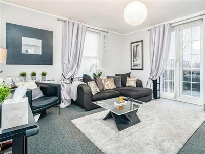 2 Bedroom Apartment For Sale In Welwyn Garden City, Hertfordshire