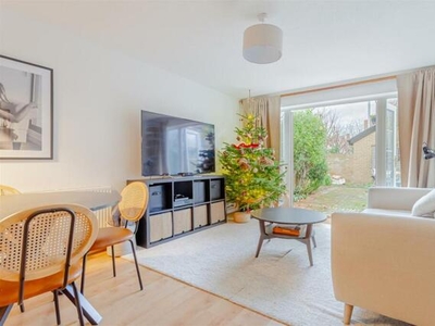 2 Bedroom End Of Terrace House For Rent In Whitechapel