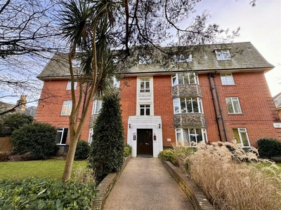 2 bedroom flat for rent in Overcliff Mansions, Manor Road, Bournemouth, BH1