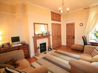 2 bedroom ground floor flat for rent in Fairfield Road, Newcastle Upon Tyne, NE2