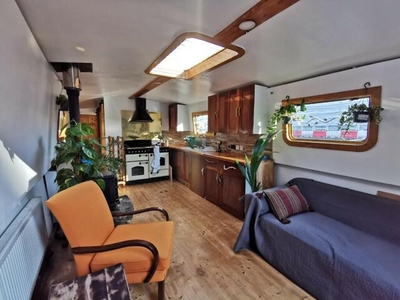2 Bedroom House Boat For Sale In Grand Union Canal, Windmill Lane