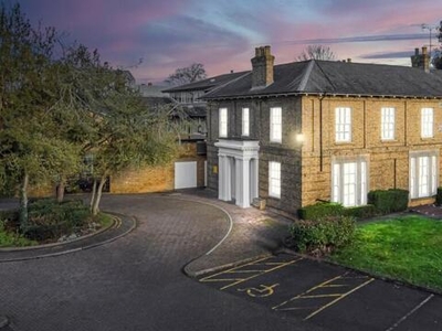 27 Bedroom Detached House For Rent In Northampton
