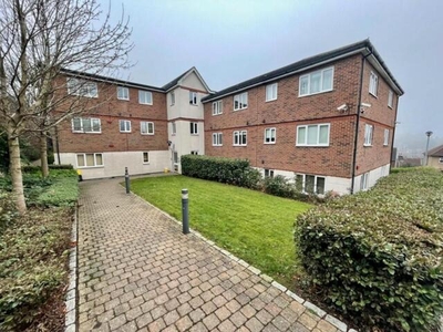 3 Bedroom Apartment For Rent In Luton, Bedfordshire