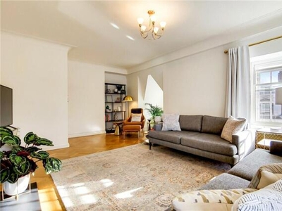 3 Bedroom Apartment For Rent In Marylebone, London