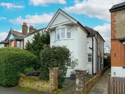 3 Bedroom Detached House For Sale In Bushey, Hertfordshire