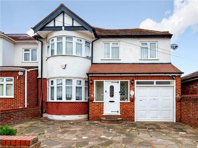 3 Bedroom Detached House For Sale In Stanmore