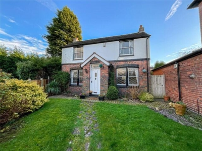 3 Bedroom Detached House For Sale In Tamworth, Staffordshire