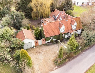 3 Bedroom Detached House For Sale In Watton