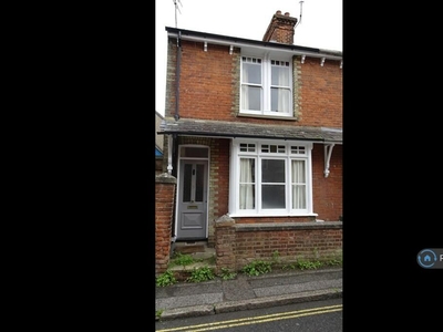3 bedroom end of terrace house for rent in Kirbys Lane, Canterbury, CT2