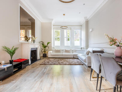 3 Bedroom Flat For Rent In Chelsea