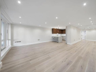 3 Bedroom Flat For Rent In Kidderpore Avenue, Hampstead