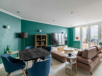 3 Bedroom Flat For Rent In Maida Vale
