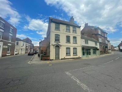 3 Bedroom Flat For Sale In Louth
