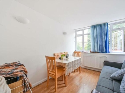 3 Bedroom Flat For Sale In Shadwell, London