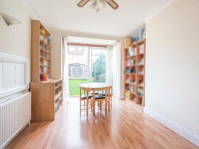 3 Bedroom House For Sale In Hendon, London
