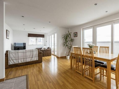 3 Bedroom Penthouse For Sale In The Shore, Edinburgh