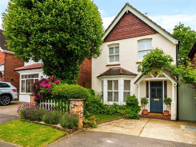 3 bedroom property for sale in New Road, Haslemere, GU27