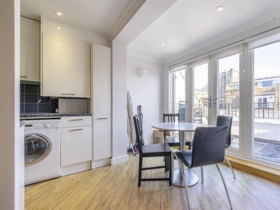3 bedroom property to let in Marloes Road London W8
