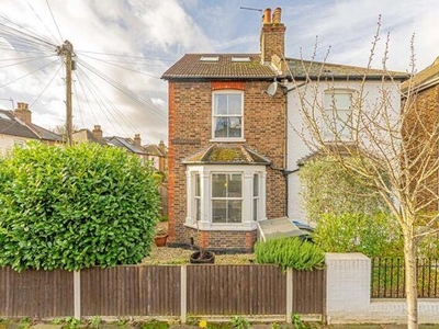 3 Bedroom Semi-detached House For Rent In Kingston Upon Thames
