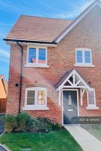3 Bedroom Semi-detached House For Rent In Paddock Wood