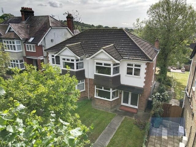 3 Bedroom Semi-detached House For Sale In Chigwell, Essex
