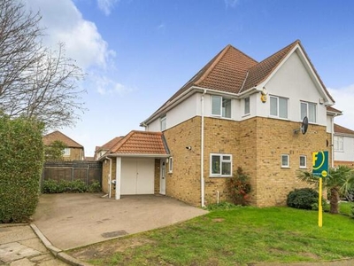 3 Bedroom Semi-detached House For Sale In Chingford, London